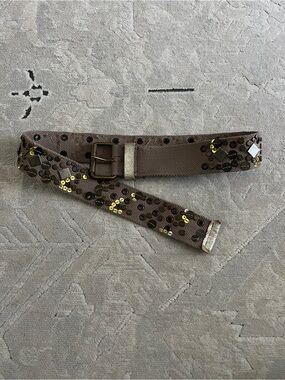 Studded mixed metal khaki belt